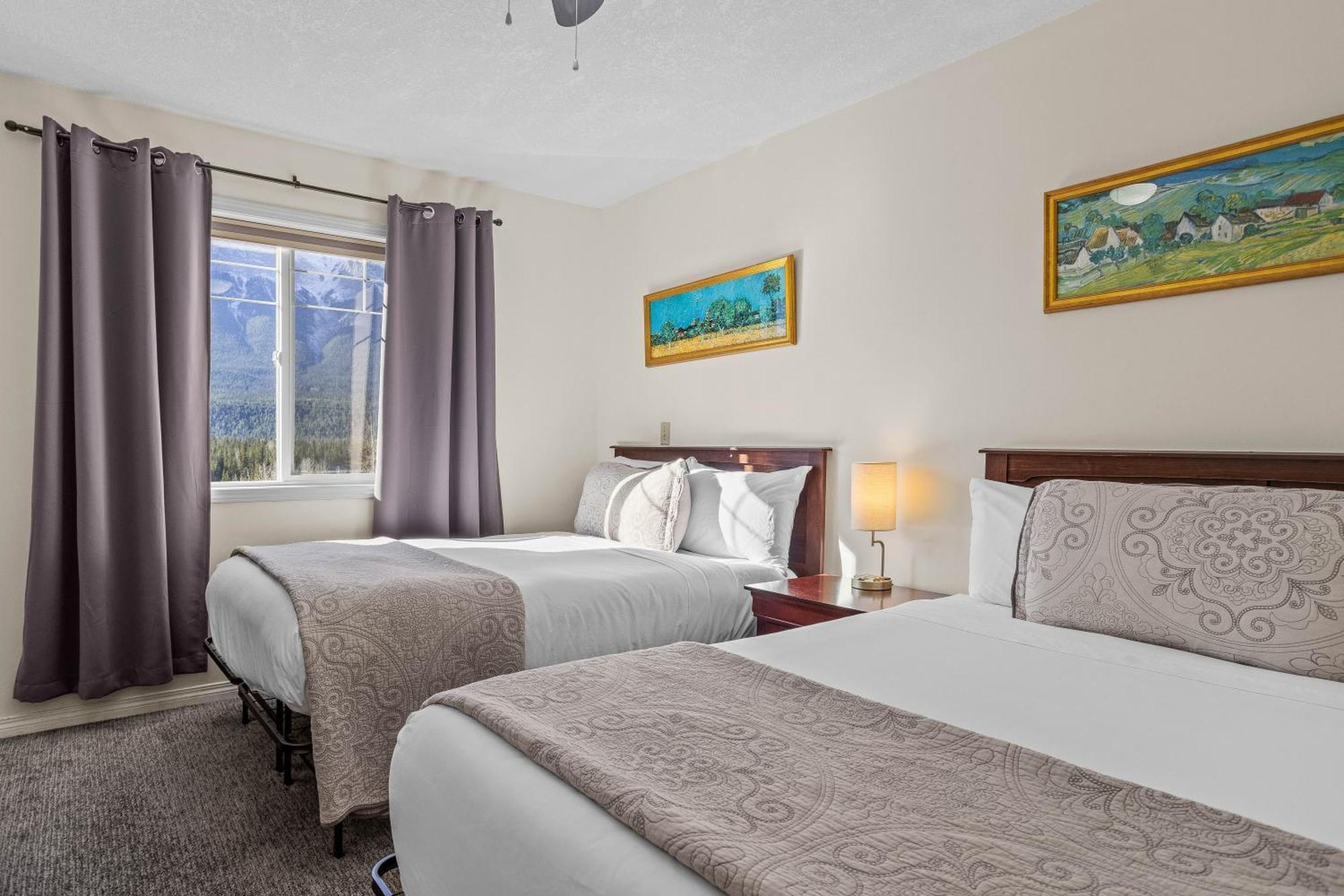 B212 Hot Tub, Ac X3, Parking, 2 Min To Banff Gate Apartment Canmore Exterior photo